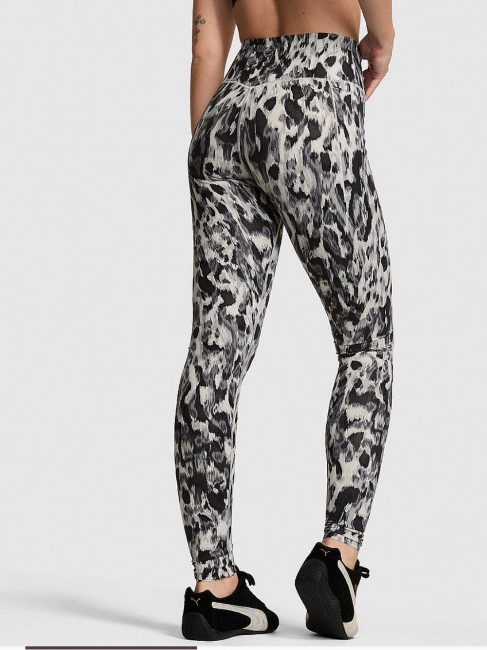 NWT Victorias Secret Relay High-Waist Leggings And Criss Cross Sports Bra Small